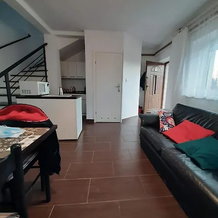 Ardo Vendeghaz Apartment *
